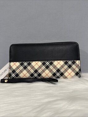 Couture Gems Black and Beige Check Zip-Around Wristlet Wallet NWT’S